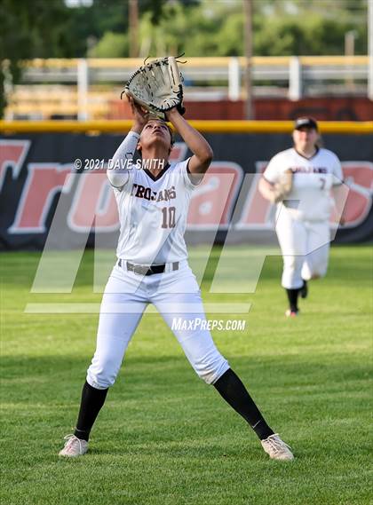 Thumbnail 1 in Linn-Mar @ Waterloo East photogallery.