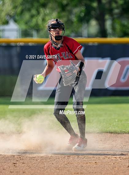 Thumbnail 1 in Linn-Mar @ Waterloo East photogallery.