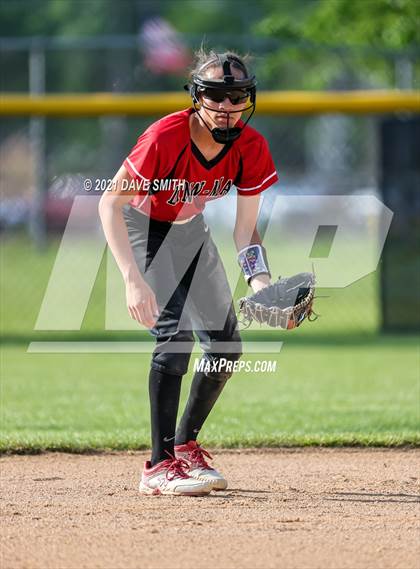 Thumbnail 2 in Linn-Mar @ Waterloo East photogallery.