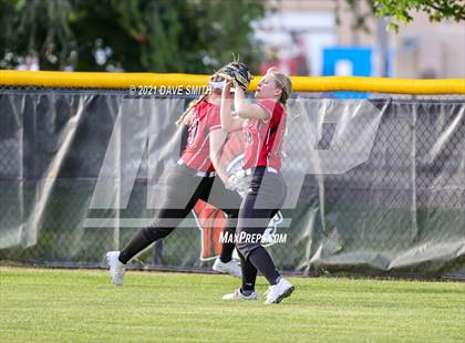 Thumbnail 1 in Linn-Mar @ Waterloo East photogallery.