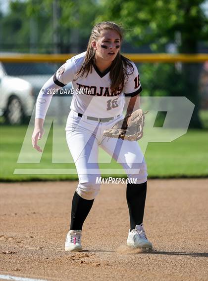 Thumbnail 1 in Linn-Mar @ Waterloo East photogallery.