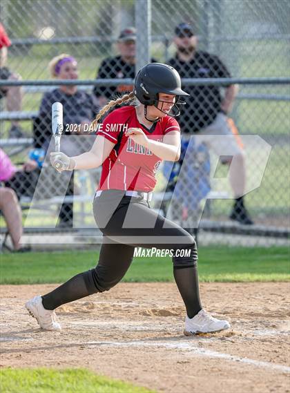 Thumbnail 1 in Linn-Mar @ Waterloo East photogallery.