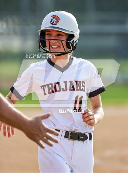 Thumbnail 1 in Linn-Mar @ Waterloo East photogallery.