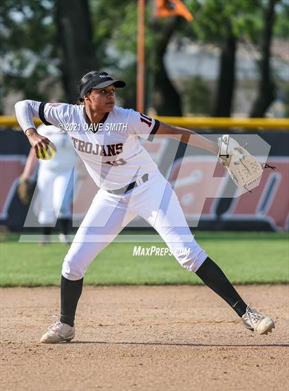 Thumbnail 3 in Linn-Mar @ Waterloo East photogallery.