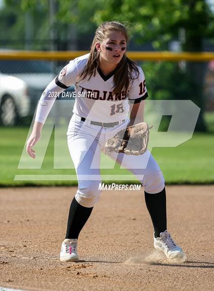 Thumbnail 2 in Linn-Mar @ Waterloo East photogallery.