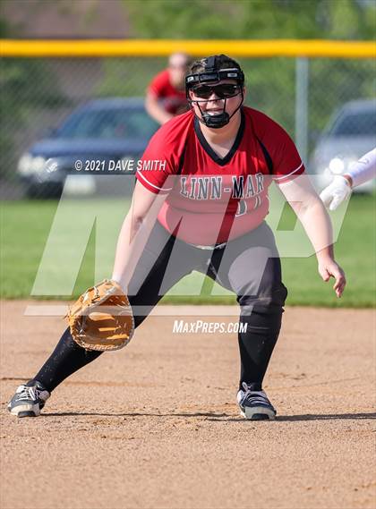 Thumbnail 1 in Linn-Mar @ Waterloo East photogallery.