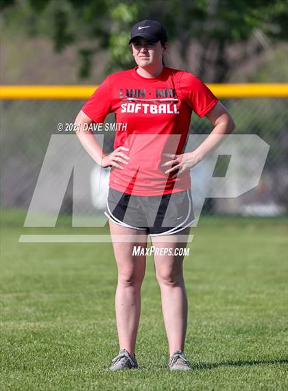 Thumbnail 1 in Linn-Mar @ Waterloo East photogallery.