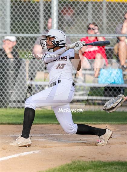 Thumbnail 2 in Linn-Mar @ Waterloo East photogallery.