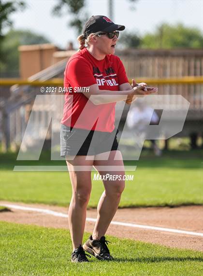 Thumbnail 2 in Linn-Mar @ Waterloo East photogallery.
