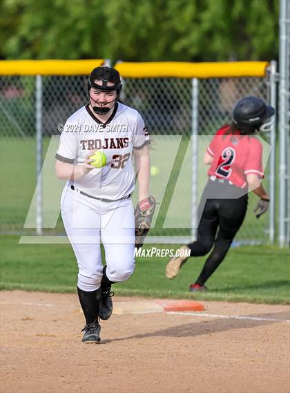 Thumbnail 1 in Linn-Mar @ Waterloo East photogallery.