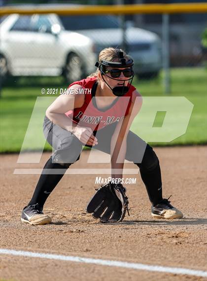 Thumbnail 1 in Linn-Mar @ Waterloo East photogallery.