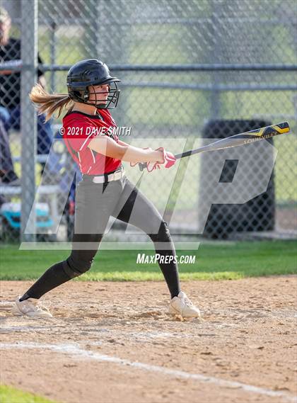 Thumbnail 1 in Linn-Mar @ Waterloo East photogallery.