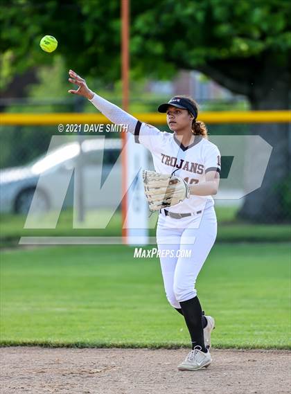 Thumbnail 3 in Linn-Mar @ Waterloo East photogallery.