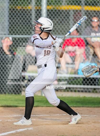 Thumbnail 1 in Linn-Mar @ Waterloo East photogallery.