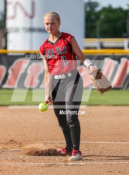 Thumbnail 2 in Linn-Mar @ Waterloo East photogallery.