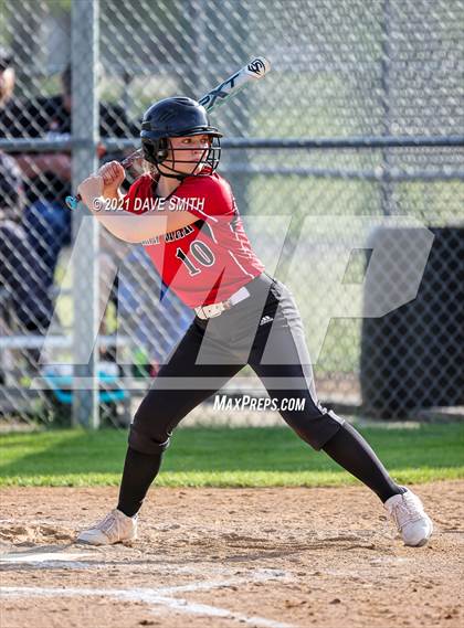 Thumbnail 1 in Linn-Mar @ Waterloo East photogallery.