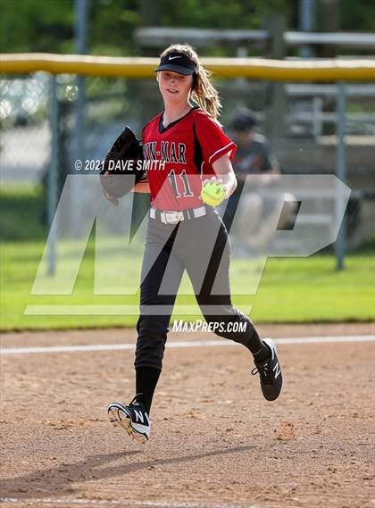 Thumbnail 1 in Linn-Mar @ Waterloo East photogallery.