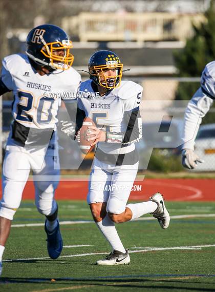 Thumbnail 3 in Highland vs. Marlboro Central (Section 9 Class B Semifinal) photogallery.