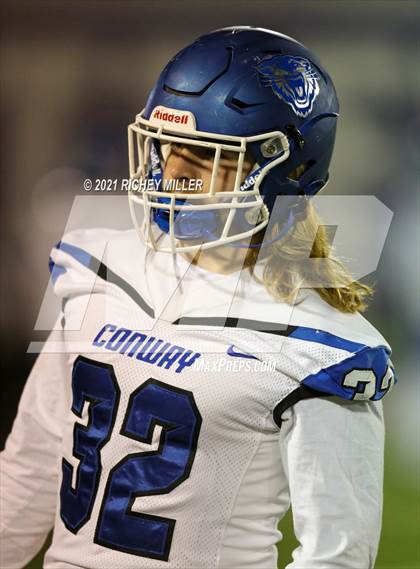 Thumbnail 1 in Conway @ Fayetteville (AAA 7A Semifinal Playoff) photogallery.