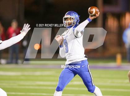 Thumbnail 2 in Conway @ Fayetteville (AAA 7A Semifinal Playoff) photogallery.