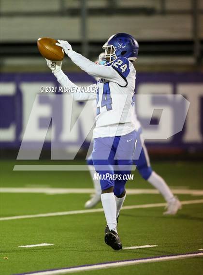 Thumbnail 1 in Conway @ Fayetteville (AAA 7A Semifinal Playoff) photogallery.