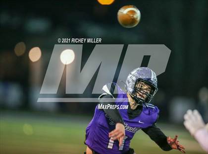 Thumbnail 3 in Conway @ Fayetteville (AAA 7A Semifinal Playoff) photogallery.