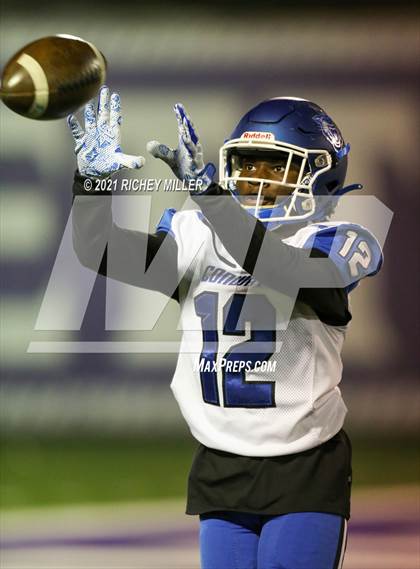 Thumbnail 3 in Conway @ Fayetteville (AAA 7A Semifinal Playoff) photogallery.