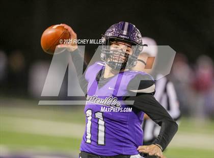 Thumbnail 2 in Conway @ Fayetteville (AAA 7A Semifinal Playoff) photogallery.