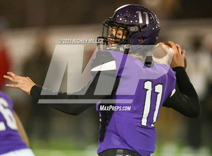 Thumbnail 2 in Conway @ Fayetteville (AAA 7A Semifinal Playoff) photogallery.