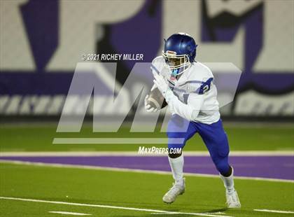 Thumbnail 1 in Conway @ Fayetteville (AAA 7A Semifinal Playoff) photogallery.