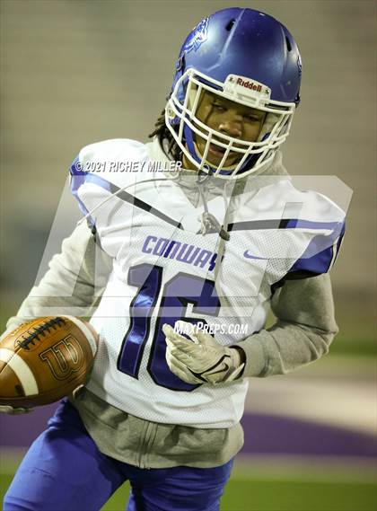 Thumbnail 3 in Conway @ Fayetteville (AAA 7A Semifinal Playoff) photogallery.