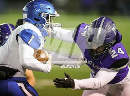 Thumbnail 2 in Conway @ Fayetteville (AAA 7A Semifinal Playoff) photogallery.
