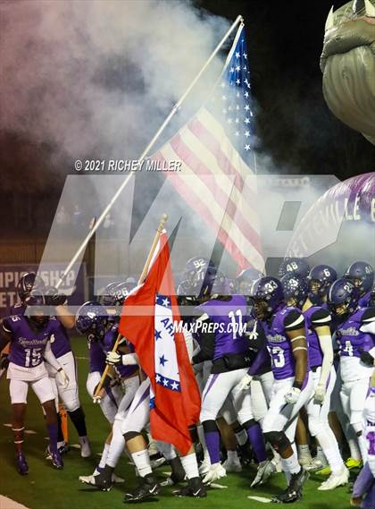 Thumbnail 1 in Conway @ Fayetteville (AAA 7A Semifinal Playoff) photogallery.
