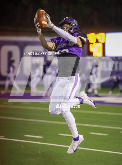 Thumbnail 1 in Conway @ Fayetteville (AAA 7A Semifinal Playoff) photogallery.