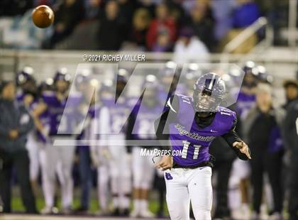Thumbnail 1 in Conway @ Fayetteville (AAA 7A Semifinal Playoff) photogallery.
