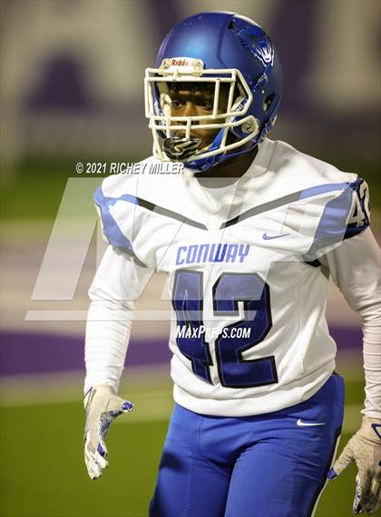 Thumbnail 1 in Conway @ Fayetteville (AAA 7A Semifinal Playoff) photogallery.