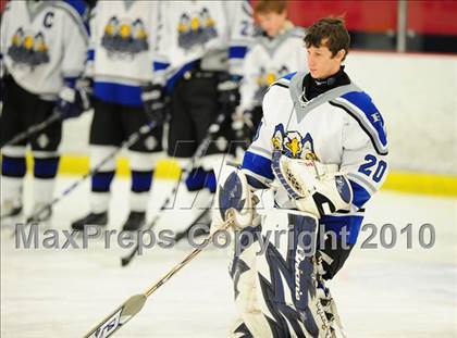 Thumbnail 1 in Hall/Southington @ East Catholic photogallery.