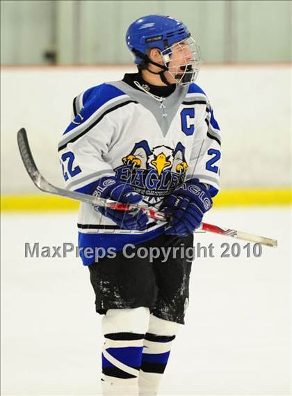 Thumbnail 1 in Hall/Southington @ East Catholic photogallery.