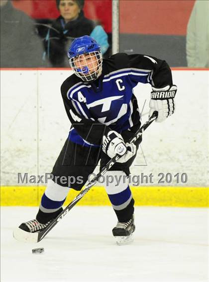 Thumbnail 1 in Hall/Southington @ East Catholic photogallery.