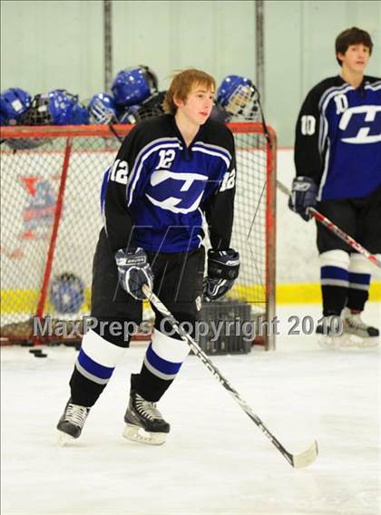 Thumbnail 3 in Hall/Southington @ East Catholic photogallery.