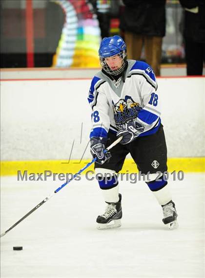 Thumbnail 2 in Hall/Southington @ East Catholic photogallery.