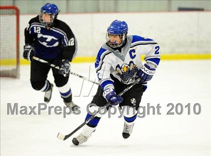 Thumbnail 2 in Hall/Southington @ East Catholic photogallery.