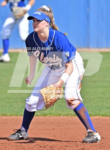 Thumbnail 2 in Clovis vs Damonte Ranch (Kickoff The Season Tournament) photogallery.