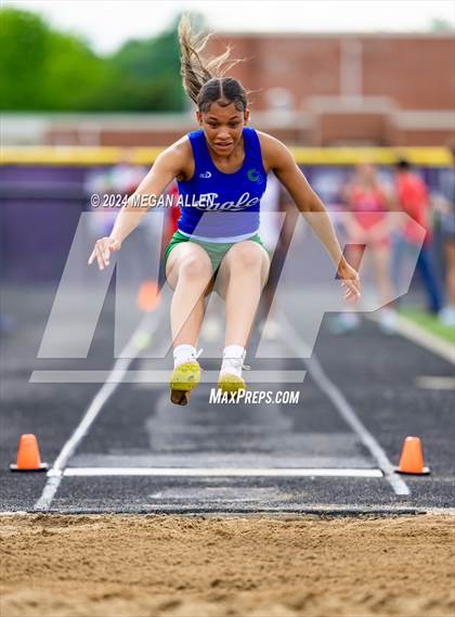 Thumbnail 3 in Southwest Division 1 District Championships photogallery.