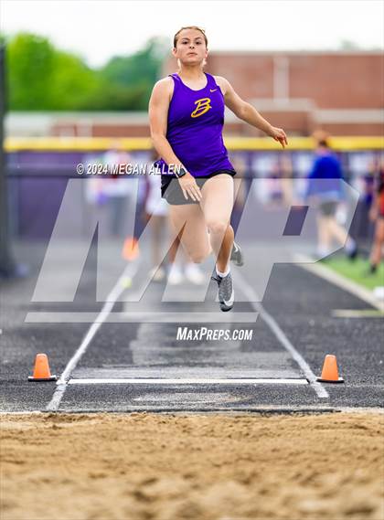 Thumbnail 3 in Southwest Division 1 District Championships photogallery.