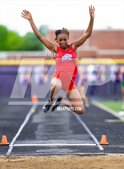 Thumbnail 3 in Southwest Division 1 District Championships photogallery.
