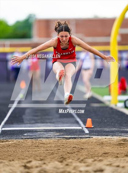 Thumbnail 2 in Southwest Division 1 District Championships photogallery.