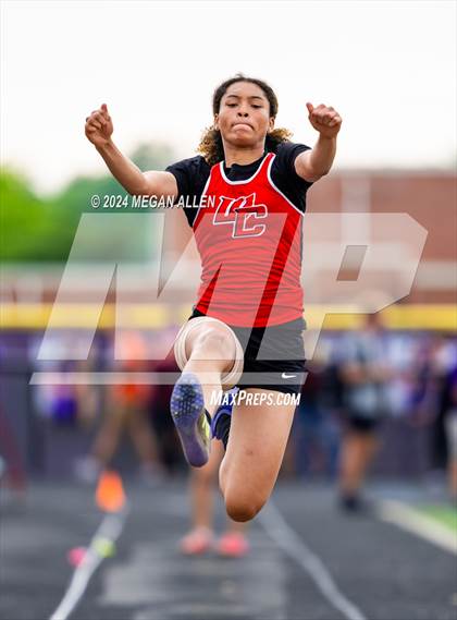 Thumbnail 1 in Southwest Division 1 District Championships photogallery.