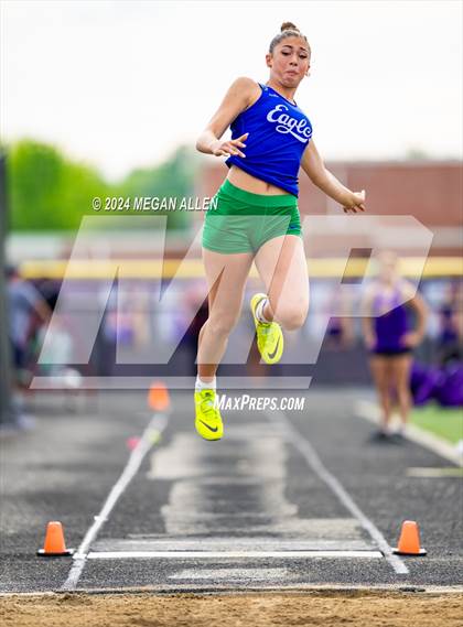 Thumbnail 3 in Southwest Division 1 District Championships photogallery.