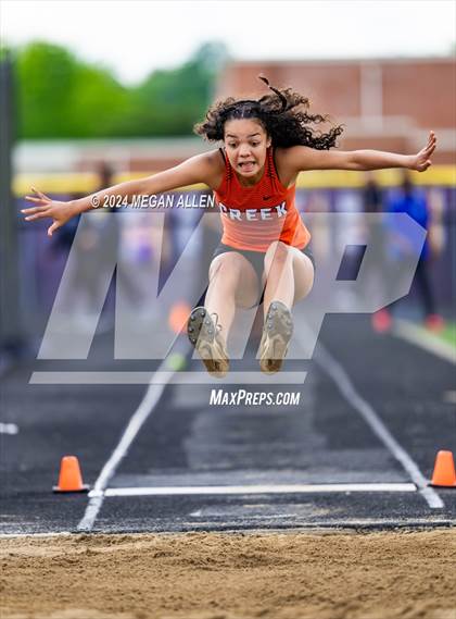 Thumbnail 2 in Southwest Division 1 District Championships photogallery.